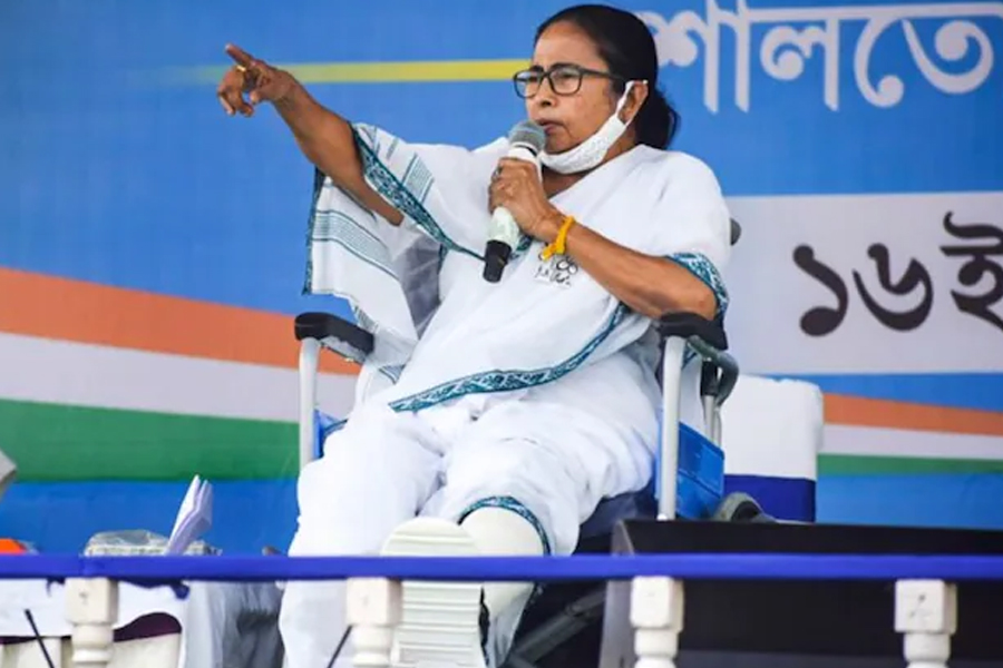 আমার পায়ে আঘাত করেছে, কিন্তু আমার কণ্ঠস্বর রুখতে পারবে না: মমতা বন্দ্যোপাধ্যায়
