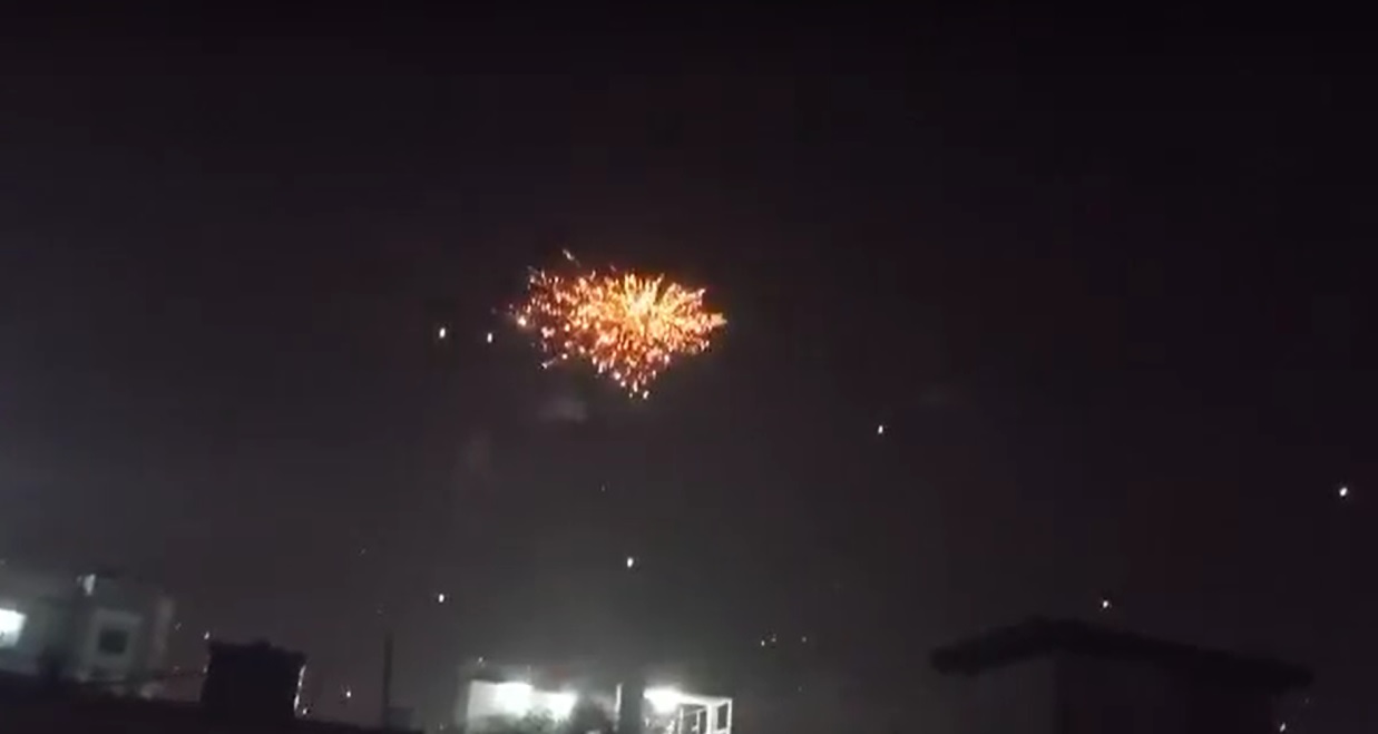 আতশবাজি-ফানুস দিয়ে বর্ষবরণ, মাতুয়াইলে বাড়ির ছাদে অগ্নিকাণ্ড