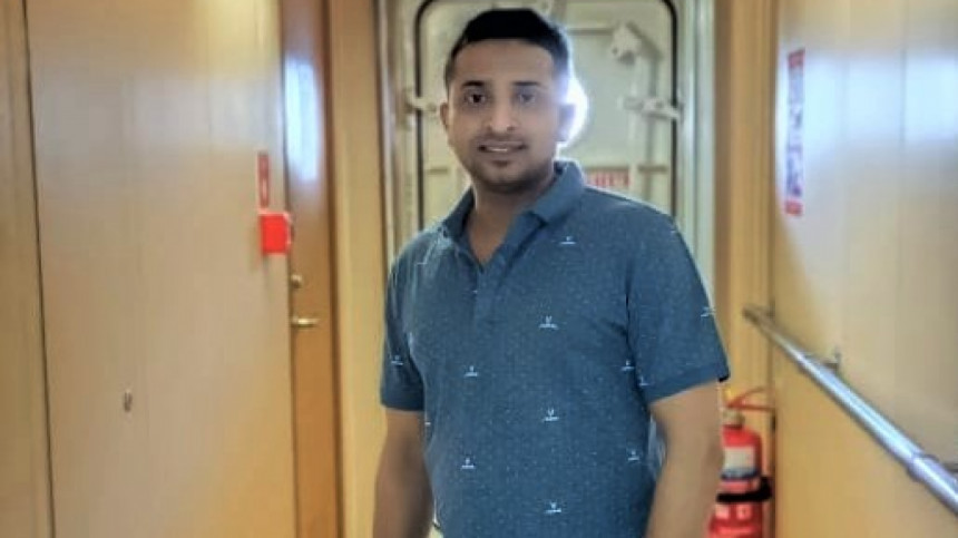 দাদা-দাদীর কবরের পাশে চিরনিদ্রায় শায়িত হলেন হাদিসুর