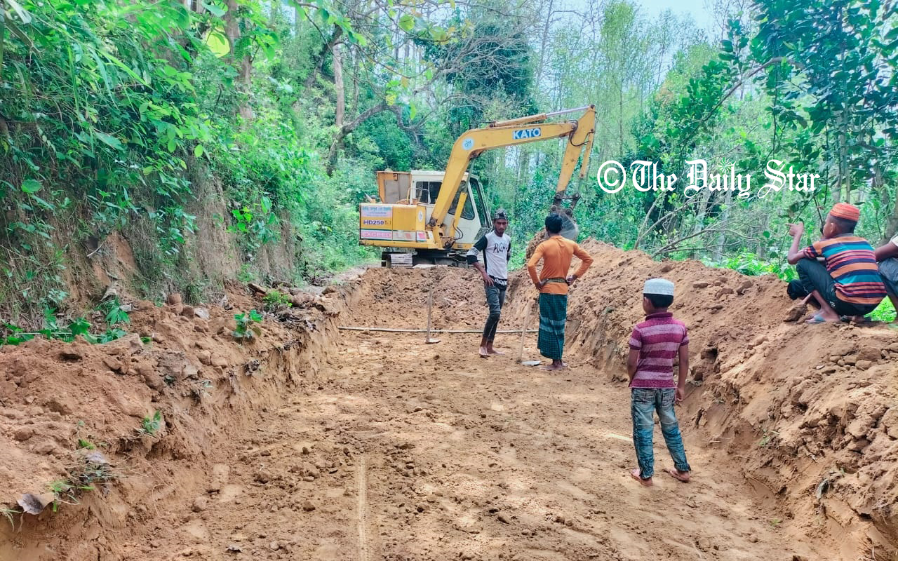 বেলা’র আইনি নোটিশের পরও লাঠিটিলা সংরক্ষিত বনে সড়ক নির্মাণ চলছে