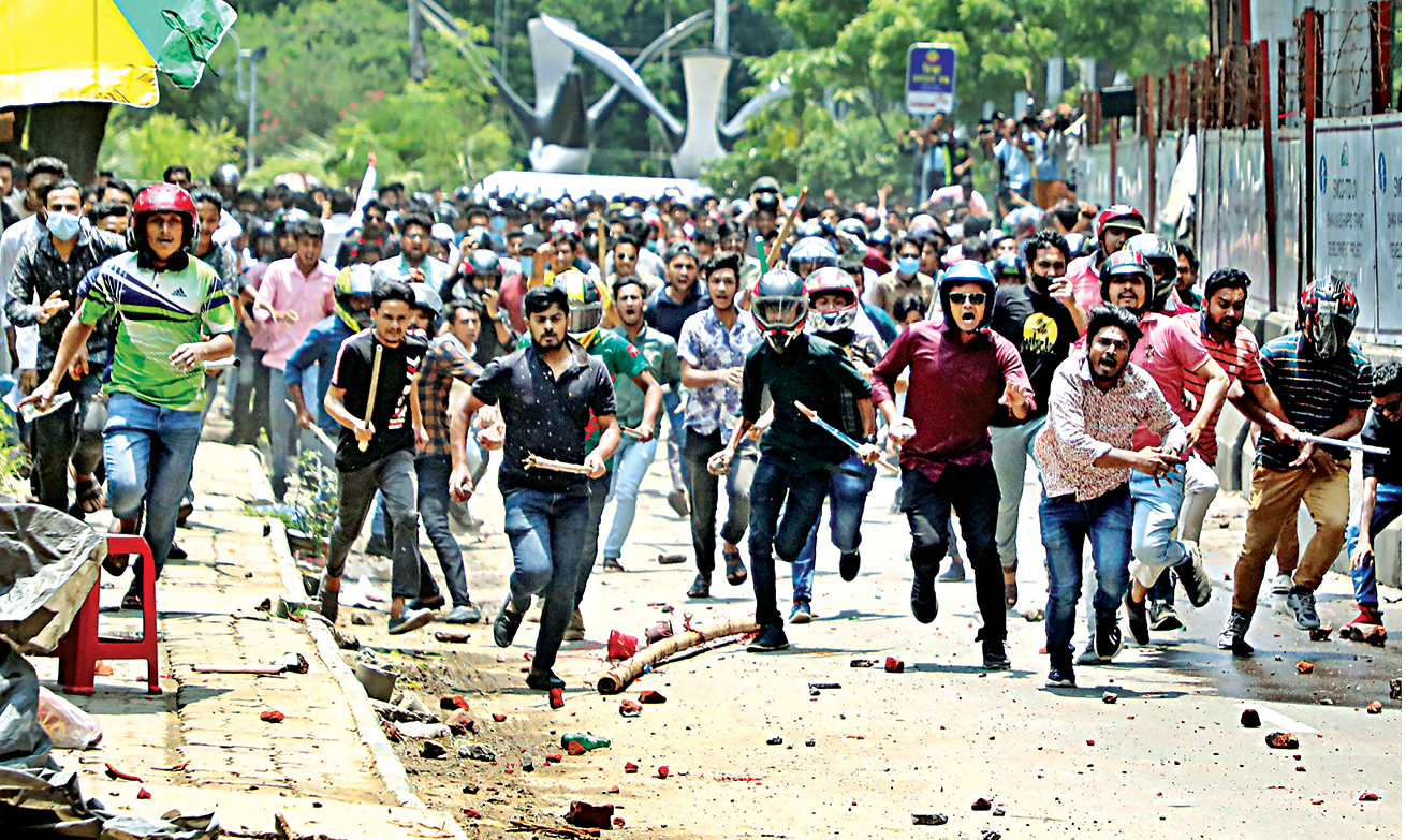 ছাত্রদলের ওপর ছাত্রলীগের হামলা: যেভাবে দেখছেন শিক্ষক ও সাবেক ছাত্রনেতারা