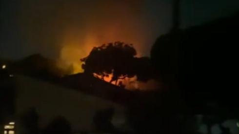 প্রধানমন্ত্রীর বাড়িতে আগুন দিলেন শ্রীলঙ্কার বিক্ষোভকারীরা