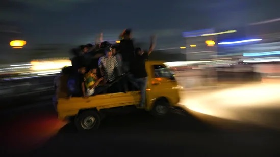 নিরাপত্তা বাহিনীকে পার্লামেন্ট রক্ষার নির্দেশ রনিল বিক্রমাসিংহের