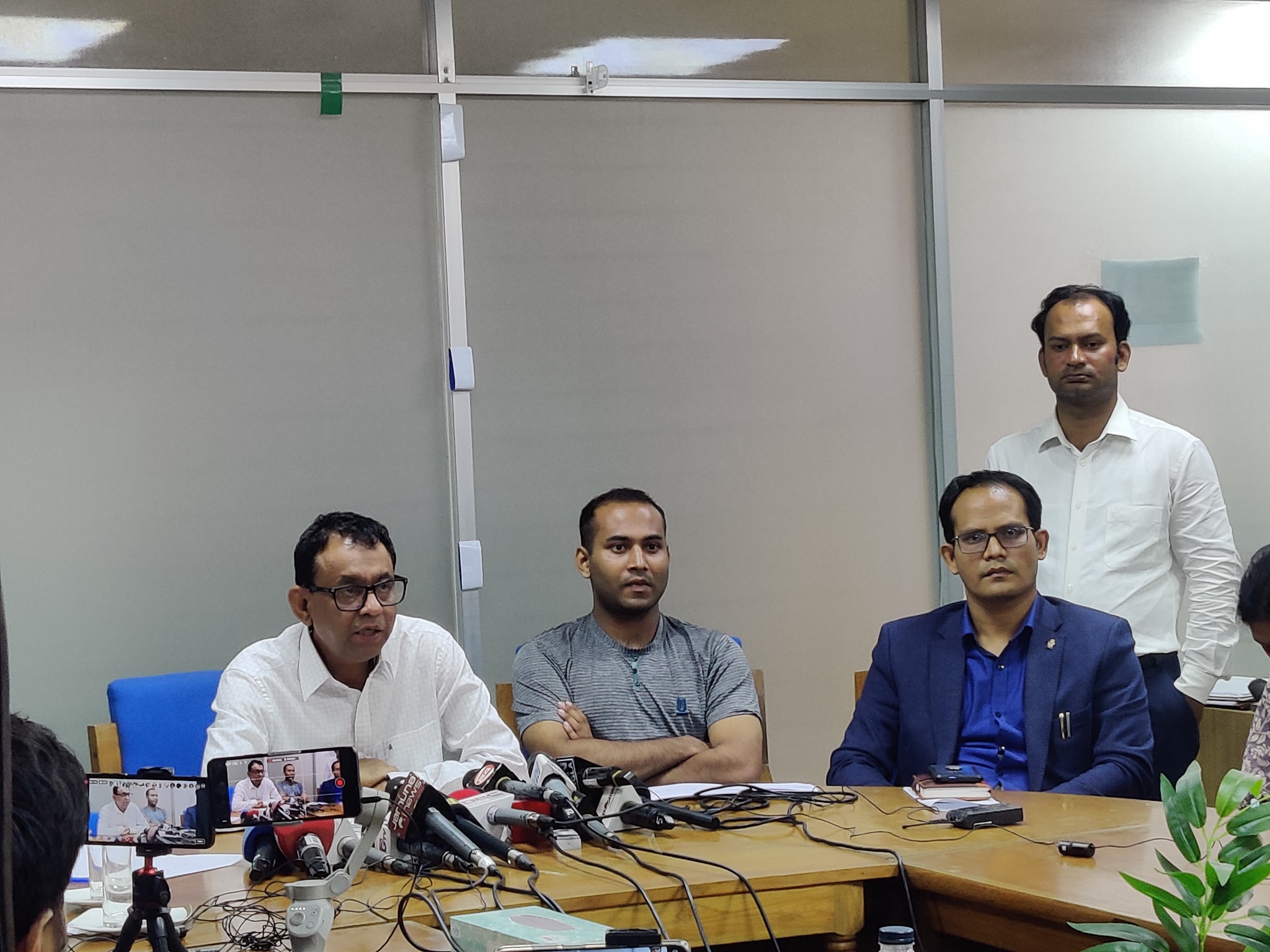 ভোক্তা অধিদপ্তরে রনির অভিযোগের শুনানি, সহজ ডটকম-কে ২ লাখ টাকা জরিমানা