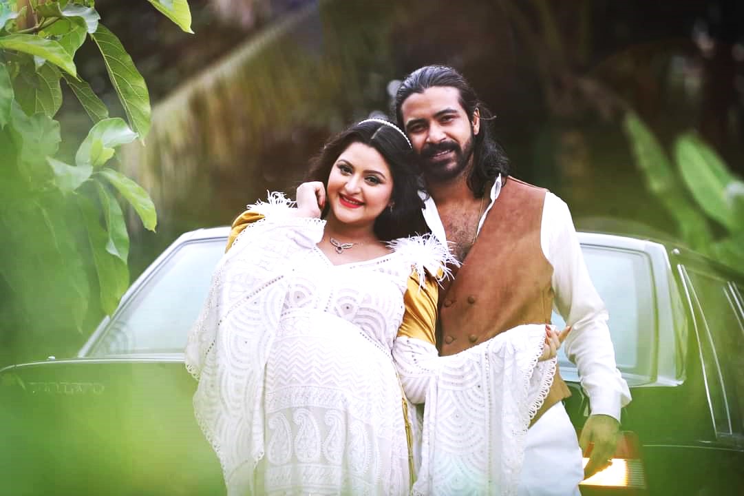 মা-বাবা হওয়ার আগ মুহূর্তের রাজ-পরী