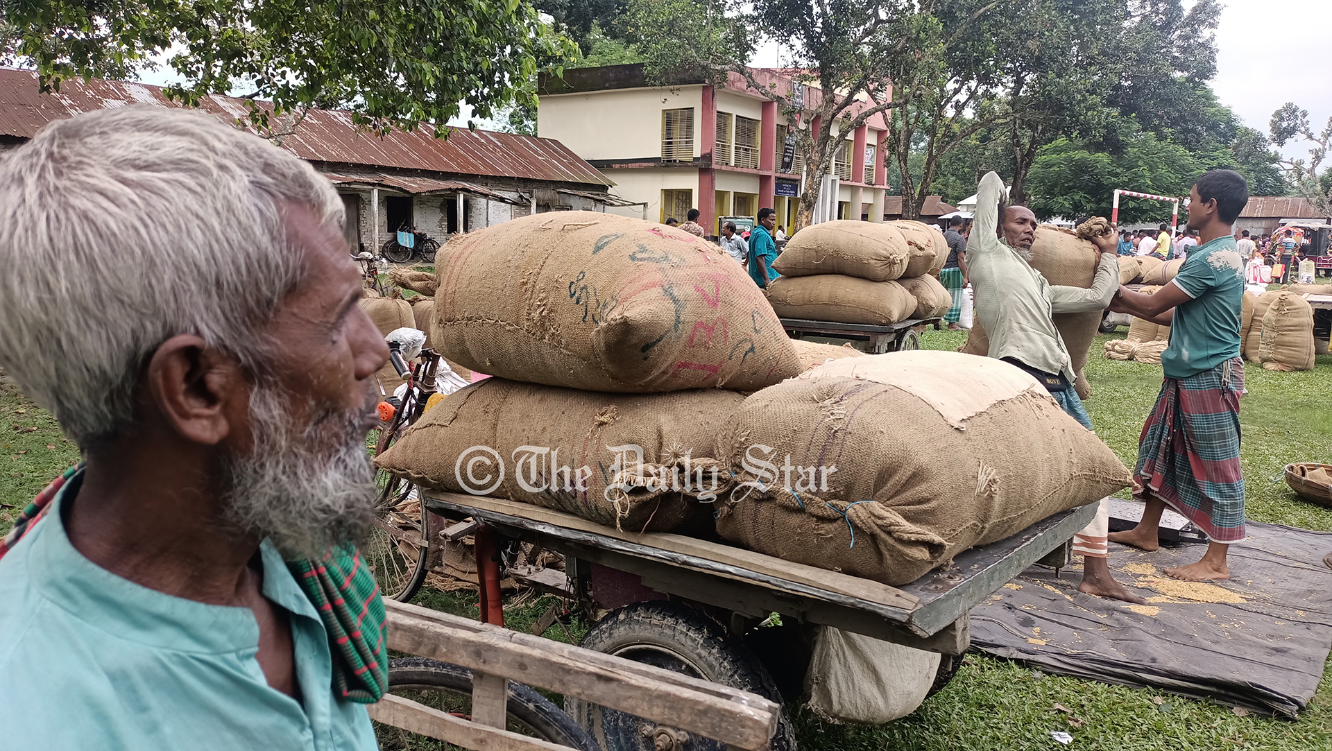 ‘সার-ডিজেলের দাম বাড়লেও ধানের দাম বাড়ে নাই’