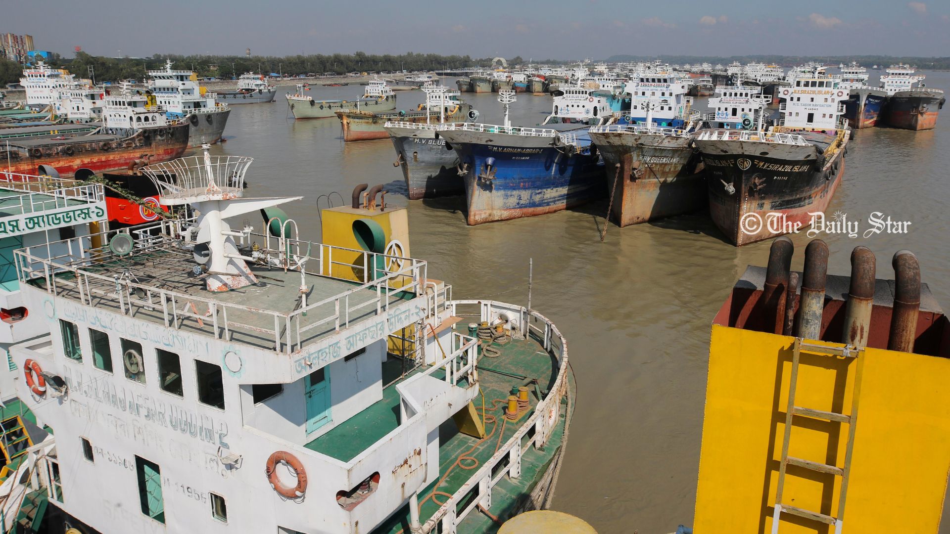 নৌপথে পণ্য পরিবহনের ভাড়া বাড়ল ১৫-২২ শতাংশ