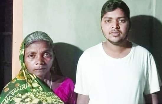 ঢাবি শিক্ষার্থী ছেলের মুখে চা-শ্রমিক মায়ের করুণ গল্পগাথা