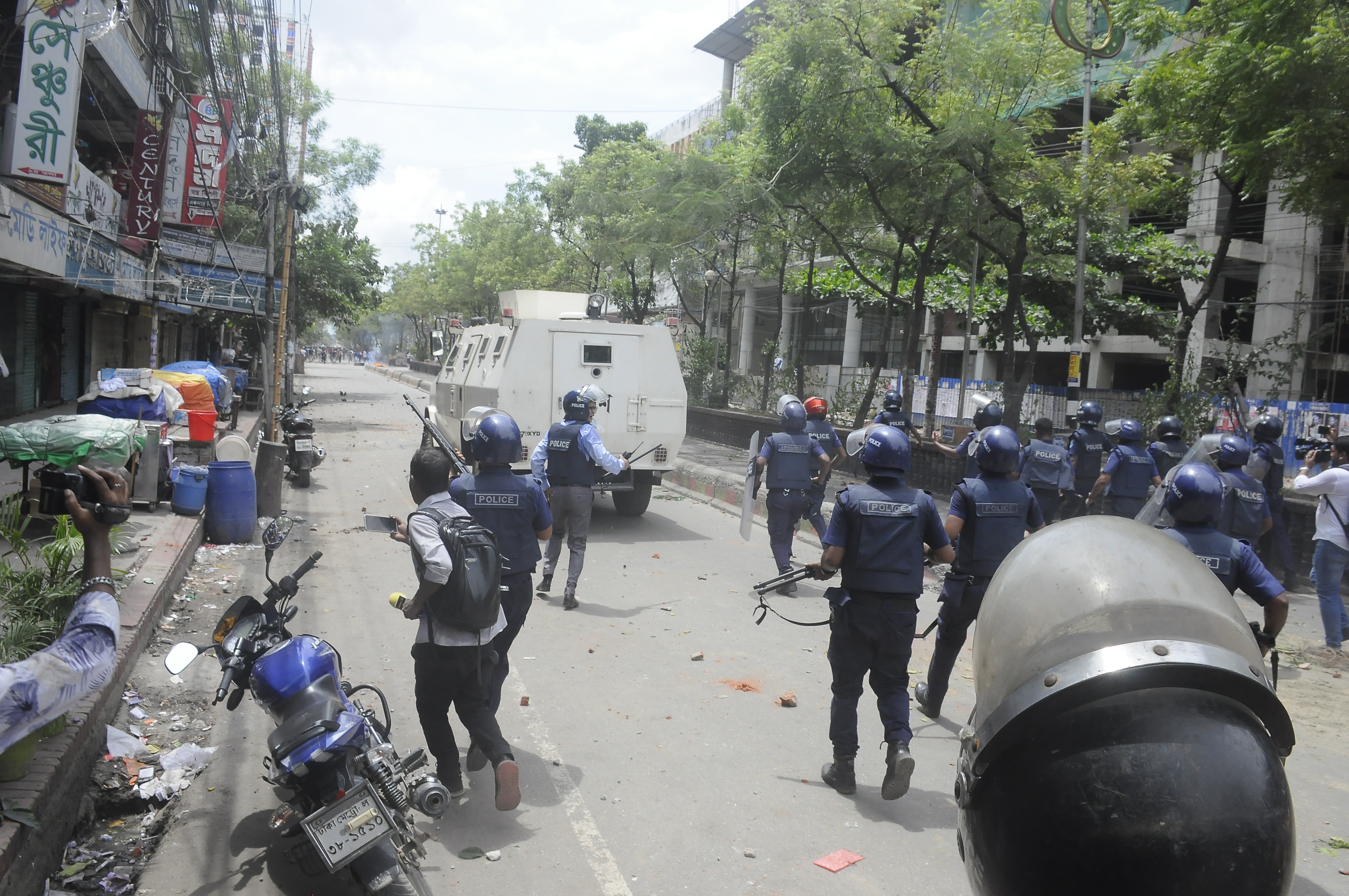 নারায়ণগঞ্জে বিএনপি-পুলিশ সংঘর্ষে নিহত ১