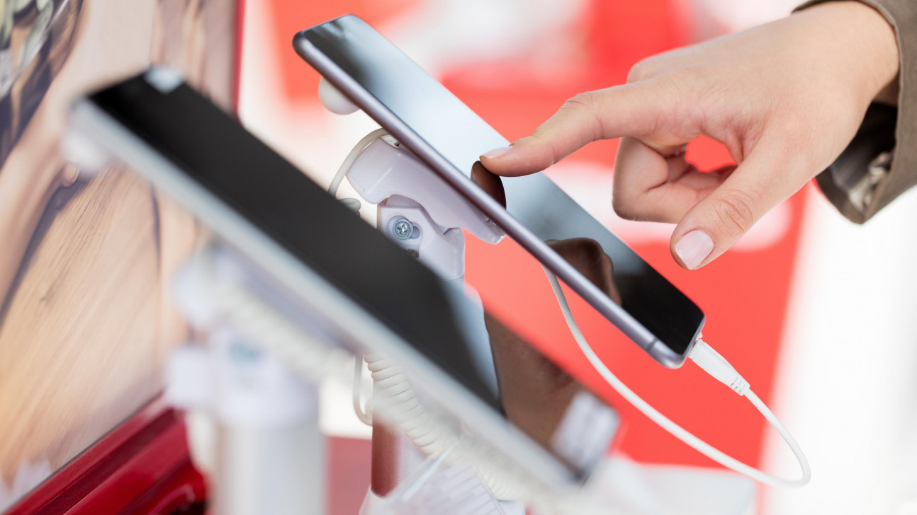 স্মার্টফোন কেনার আগে