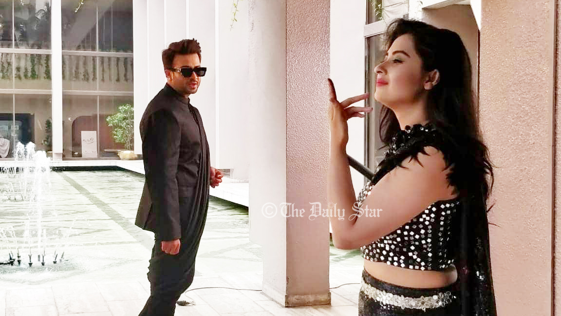 আজ একসঙ্গে শুটিংয়ে শাকিব-বুবলি