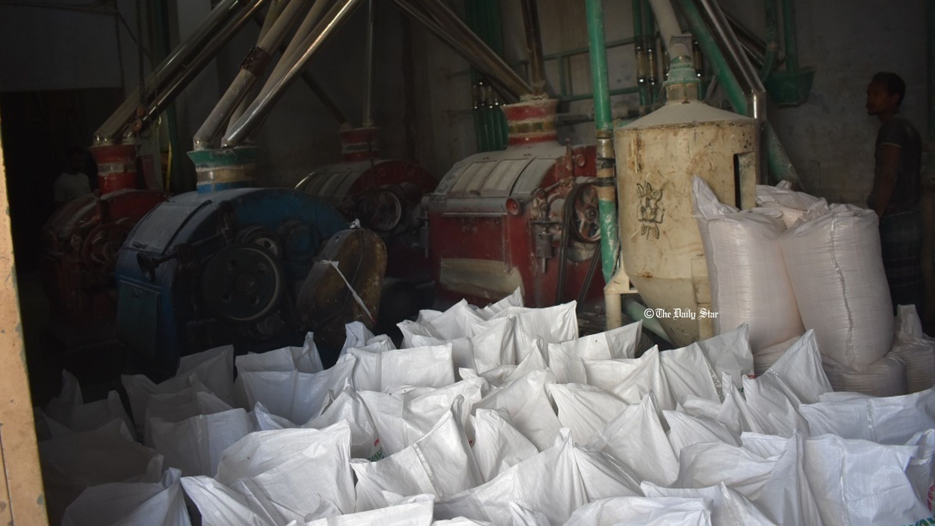 গম সংকটে রংপুর বিভাগে আটা-ময়দার উৎপাদন কমেছে ৮০ শতাংশ