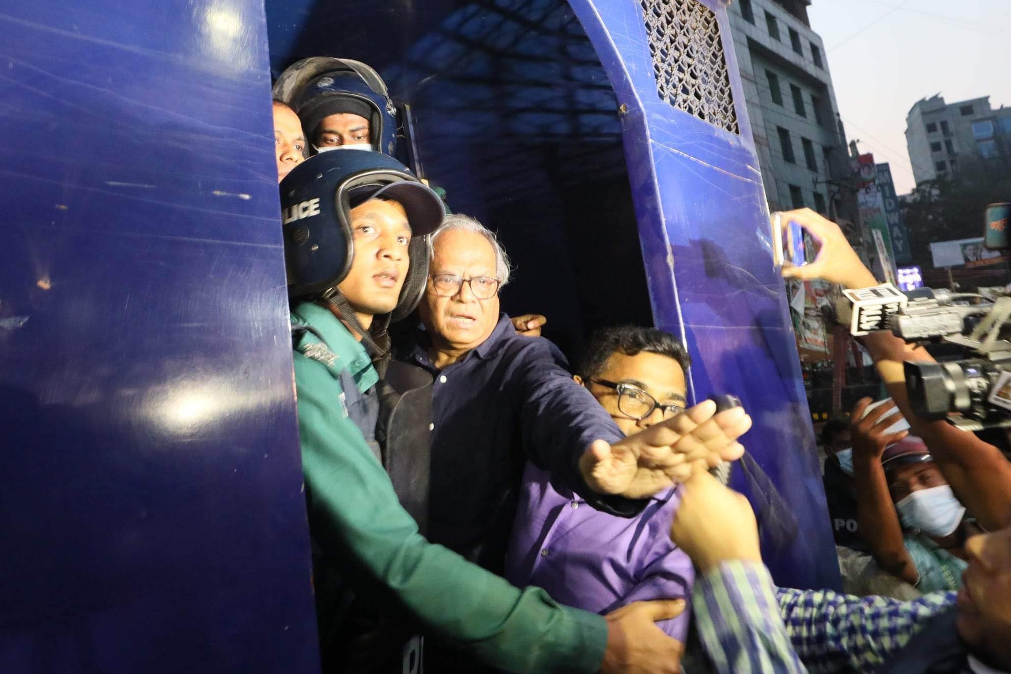 রিজভী, আমান, এ্যানিসহ ২ শতাধিক আটক: বিএনপি