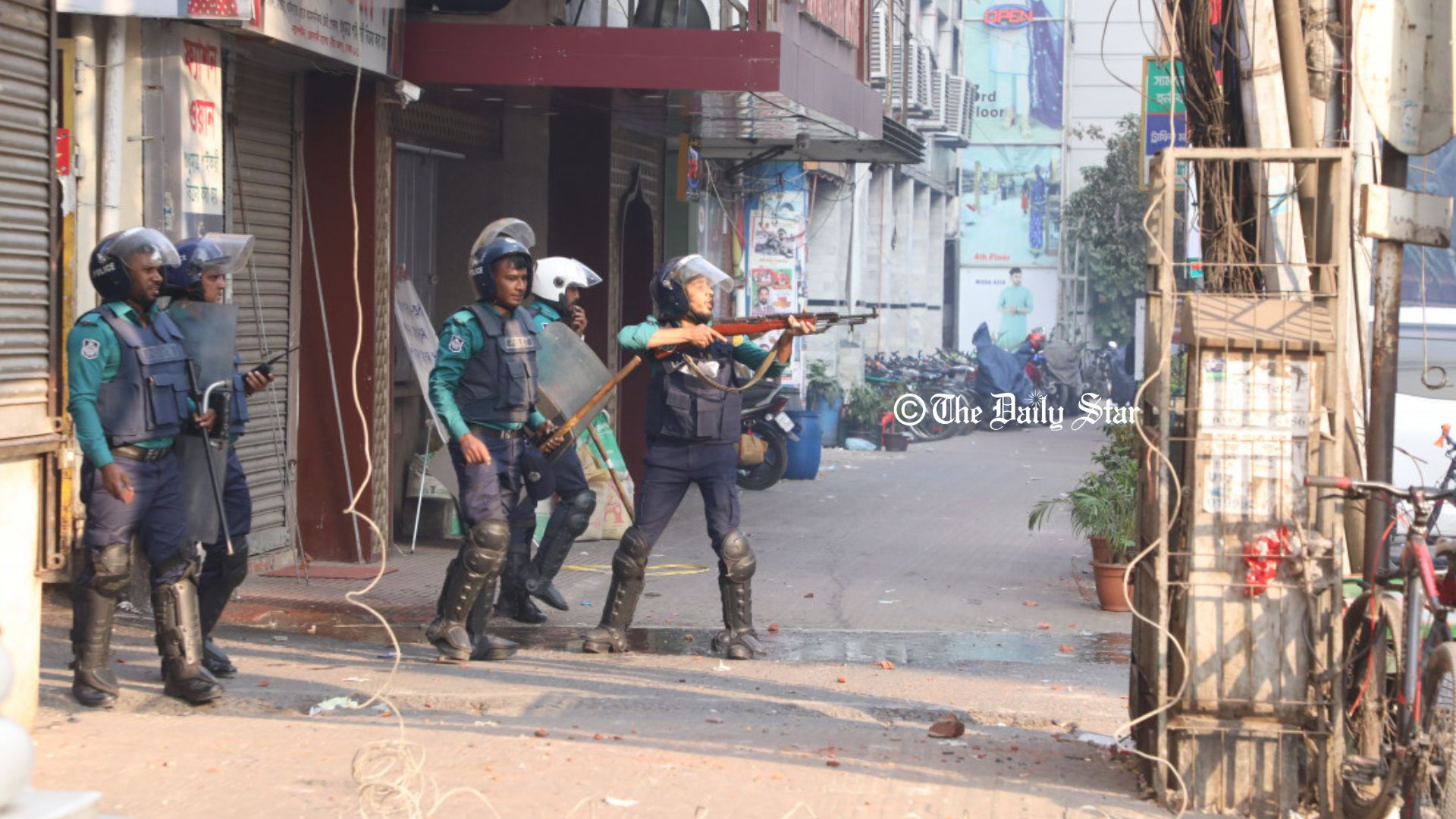 ছবিতে পুলিশি অ্যাকশন