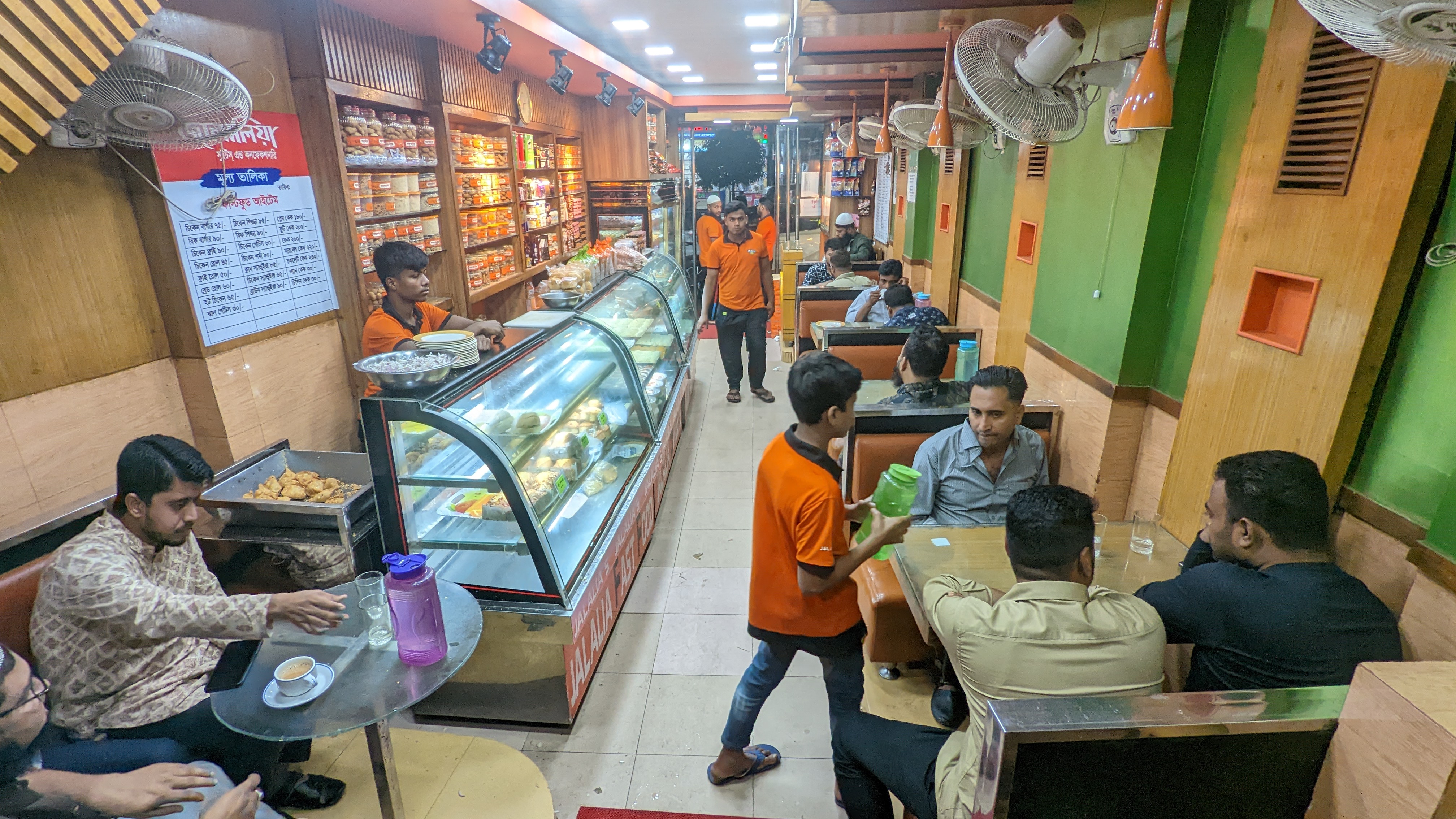 জালালিয়ার শিঙাড়া: ৭৭ বছর পেরিয়ে আজও আড্ডার সঙ্গী