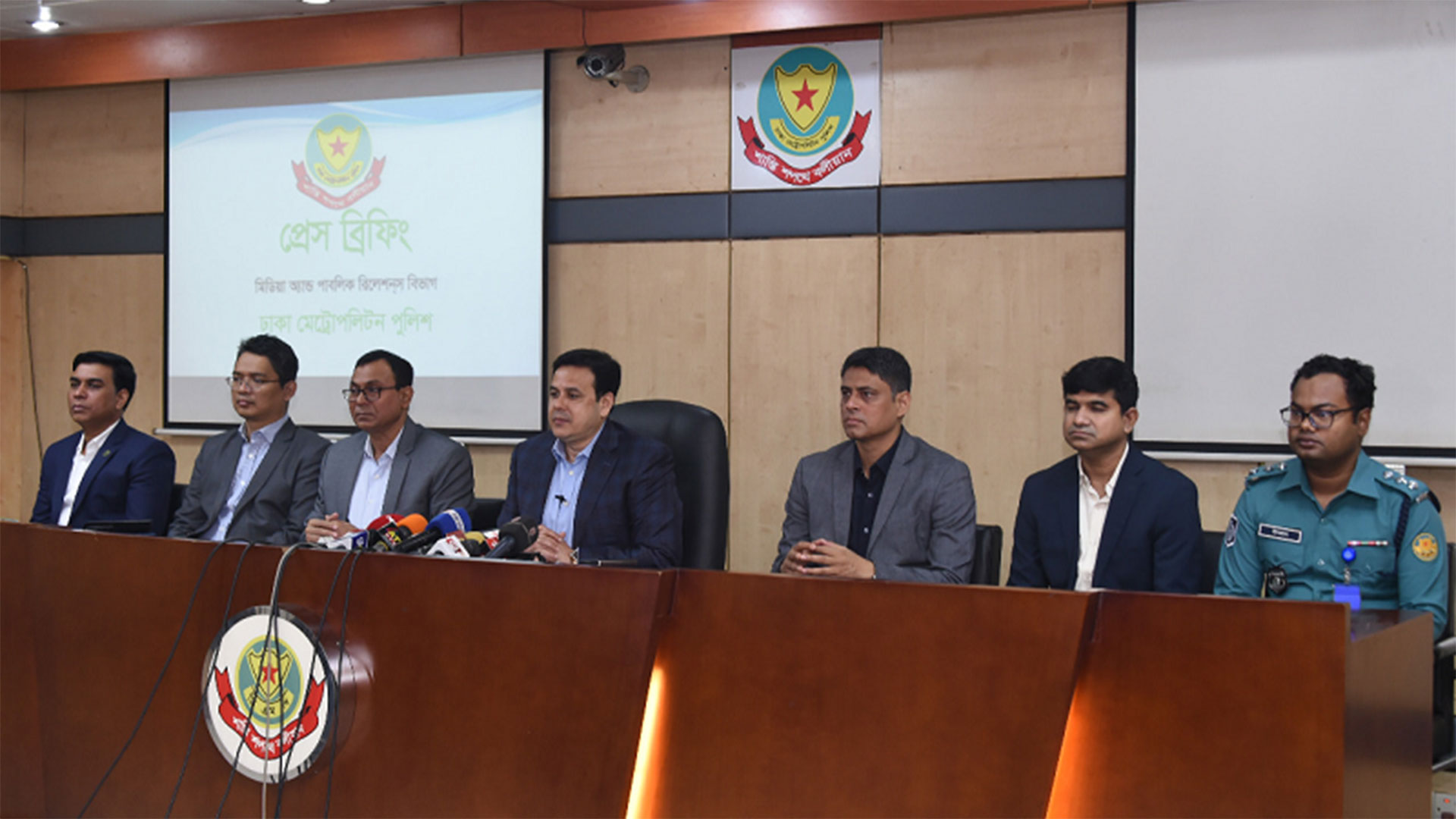 ৬ ‘হিজরতকারী’ গ্রেপ্তার