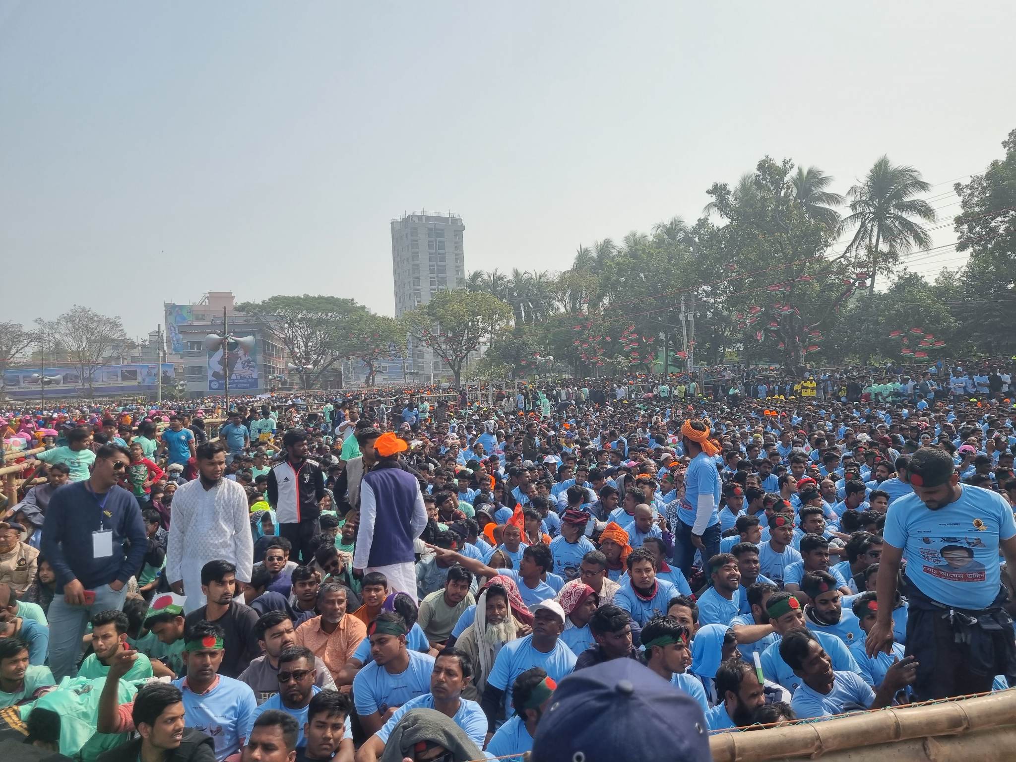 রাজশাহীতে প্রধানমন্ত্রীর জনসভাস্থল কানায় কানায় পূর্ণ