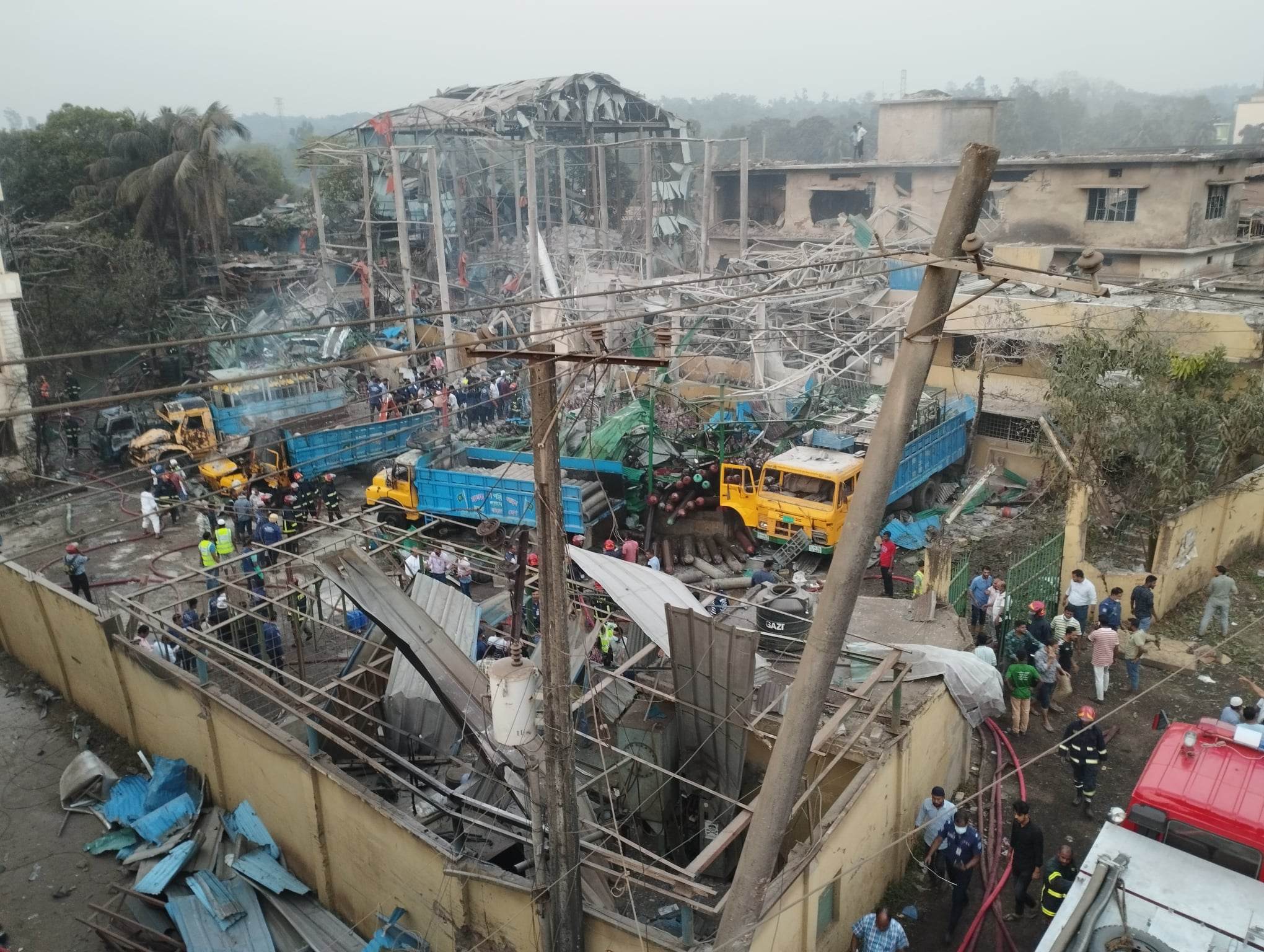 অক্সিজেন প্ল্যান্টে বিস্ফোরণ: ৩ মরদেহ উদ্ধার