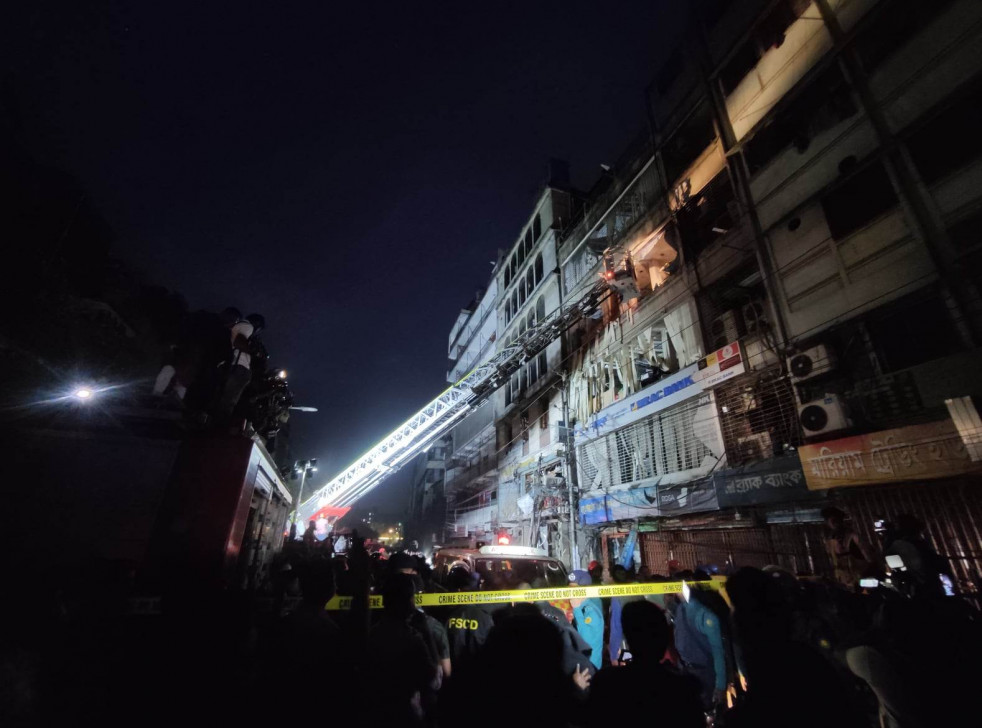 গুলিস্তানে ভবনে বিস্ফোরণে ঘটনাস্থলেই ১১ জন নিহত হন: ঢামেক পরিচালক