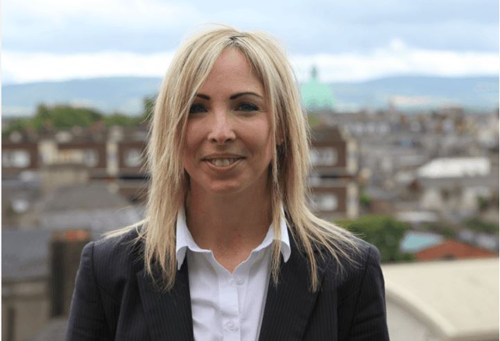 নিয়ন্ত্রক সংস্থার সঙ্গে আলোচনা ছাড়াই ইউরোপে টুইটারের ব্লু টিক