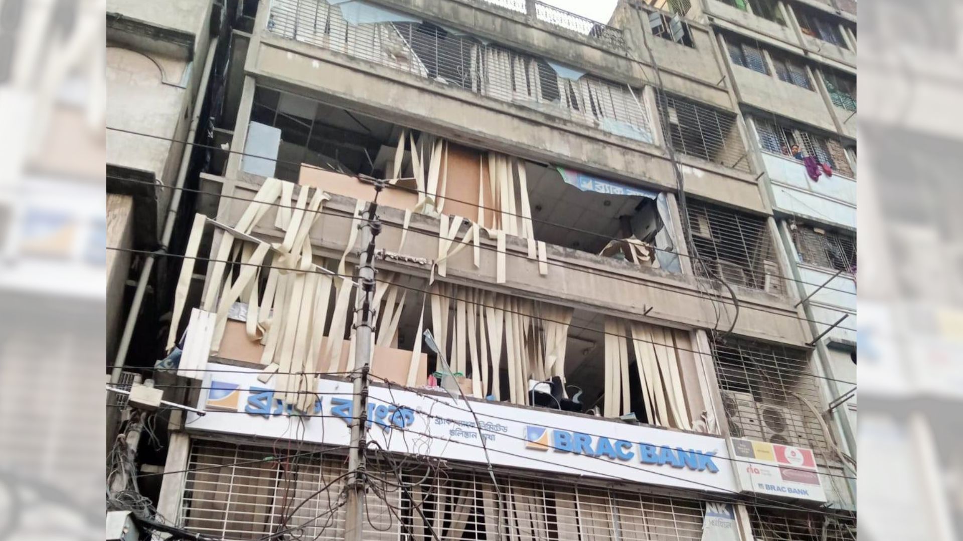 গুলিস্তানে ভবনে বিস্ফোরণে নিহত ২, আহত অন্তত ৪০