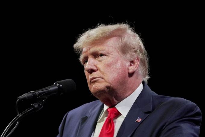 ডোনাল্ড ট্রাম্প ফৌজদারি মামলায় অভিযুক্ত