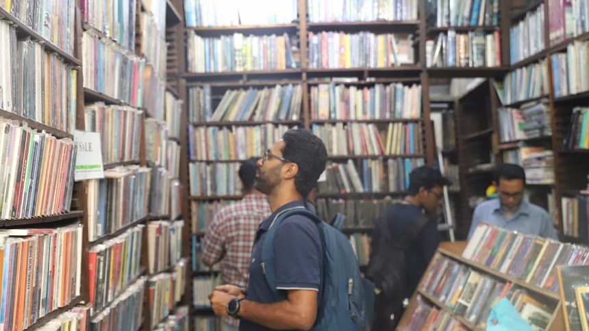 পাইরেসির কারণে বন্ধ হচ্ছে নিউমার্কেটের জিনাত বুক&nbsp;