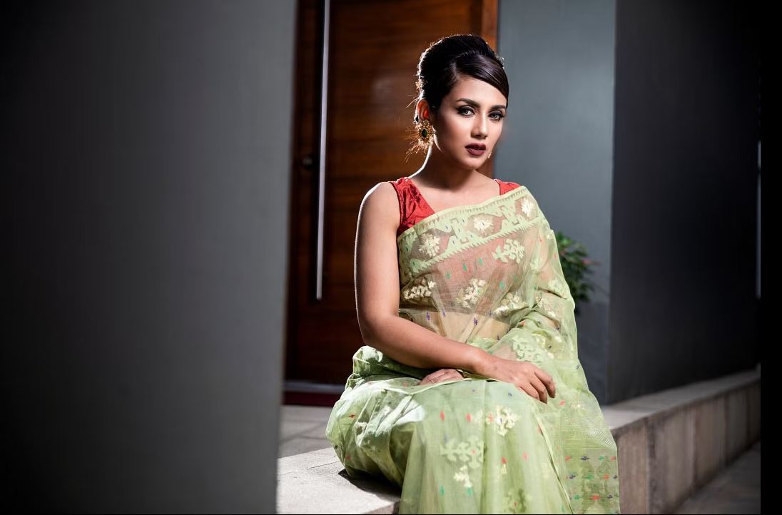 ঈদে পছন্দের তালিকায় রাখতে পারেন জামদানি