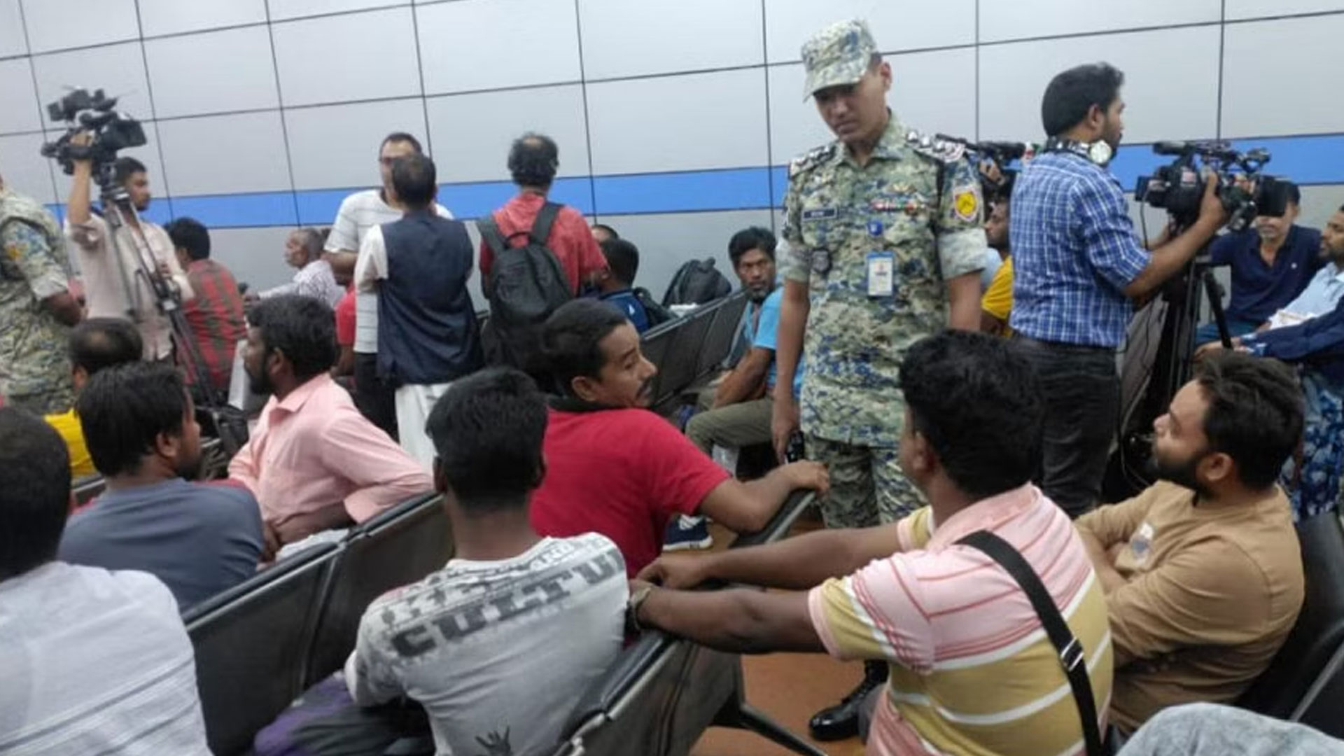 জেদ্দা থেকে দেশে ফিরলেন ৫১ সুদান প্রবাসী