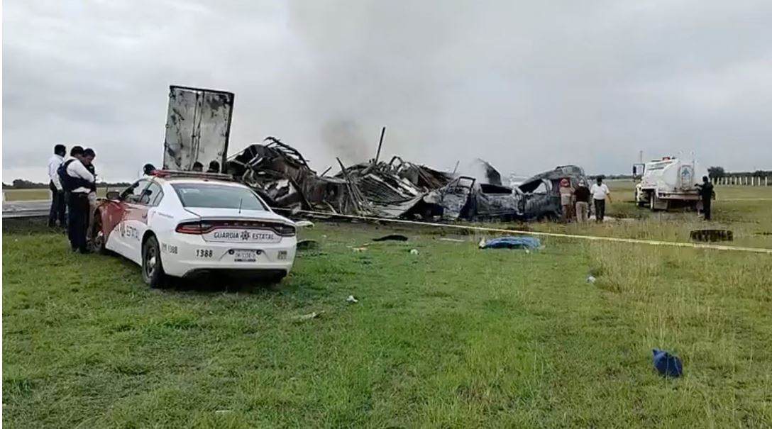 মেক্সিকোয় ট্রাক-ভ্যানের মুখোমুখি সংঘর্ষে নিহত ২৬