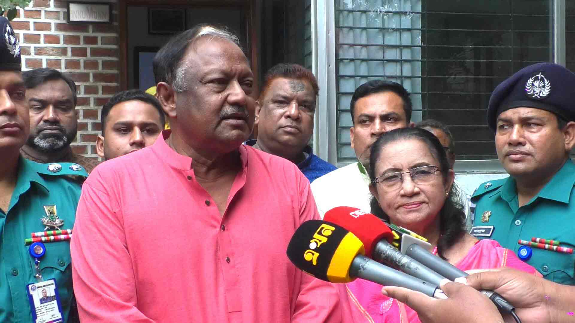 শিগগির দাম না কমলে পেঁয়াজ আমদানি করবে সরকার: বাণিজ্যমন্ত্রী