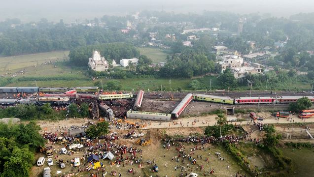 ওডিশায় যেভাবে ঘটল ৩ ট্রেন দুর্ঘটনা