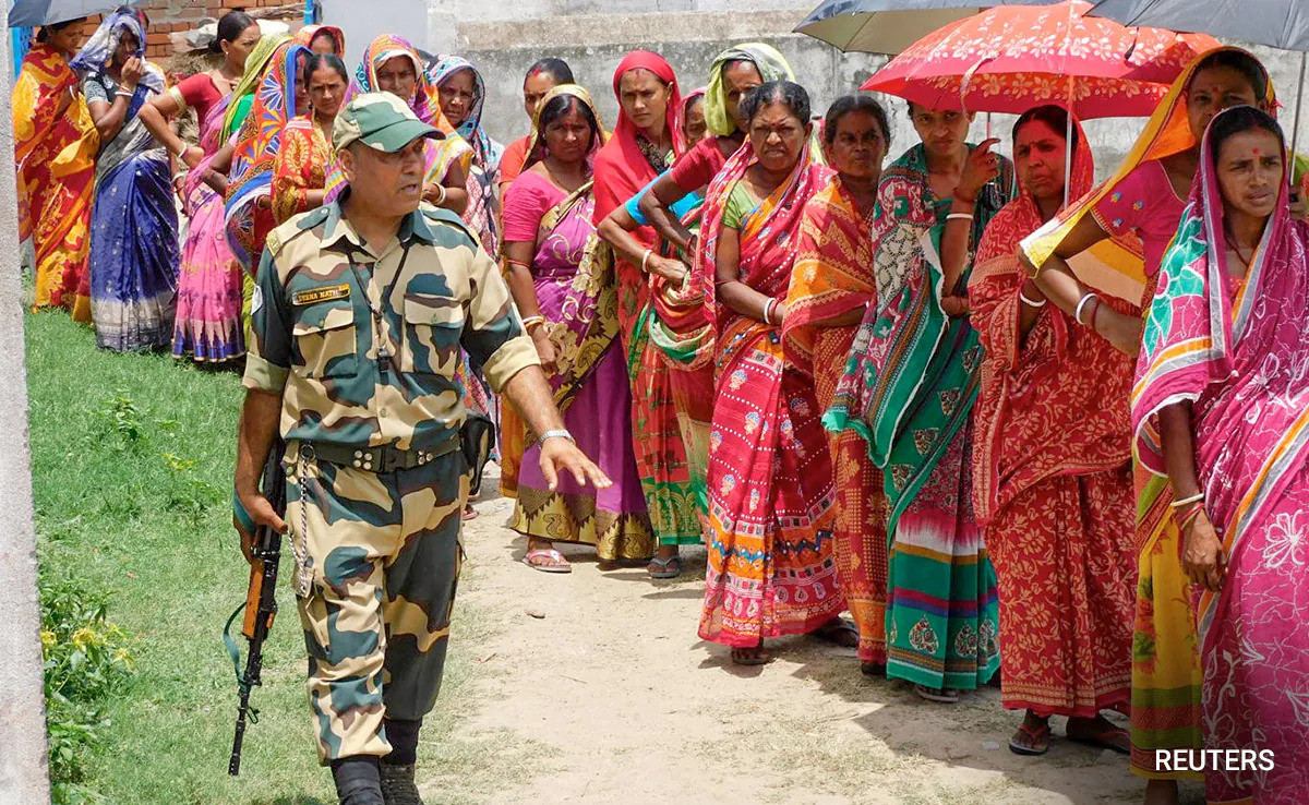 পঞ্চায়েত নির্বাচনের প্রাথমিক ভোটগণনায় ১০০’র বেশি আসনে এগিয়ে তৃণমূল কংগ্রেস