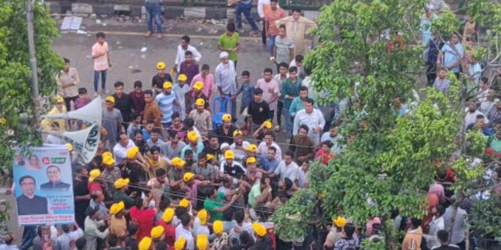 ‘শান্তি সমাবেশ’ শেষে আ. লীগ কর্মীদের মধ্যে হাতাহাতি