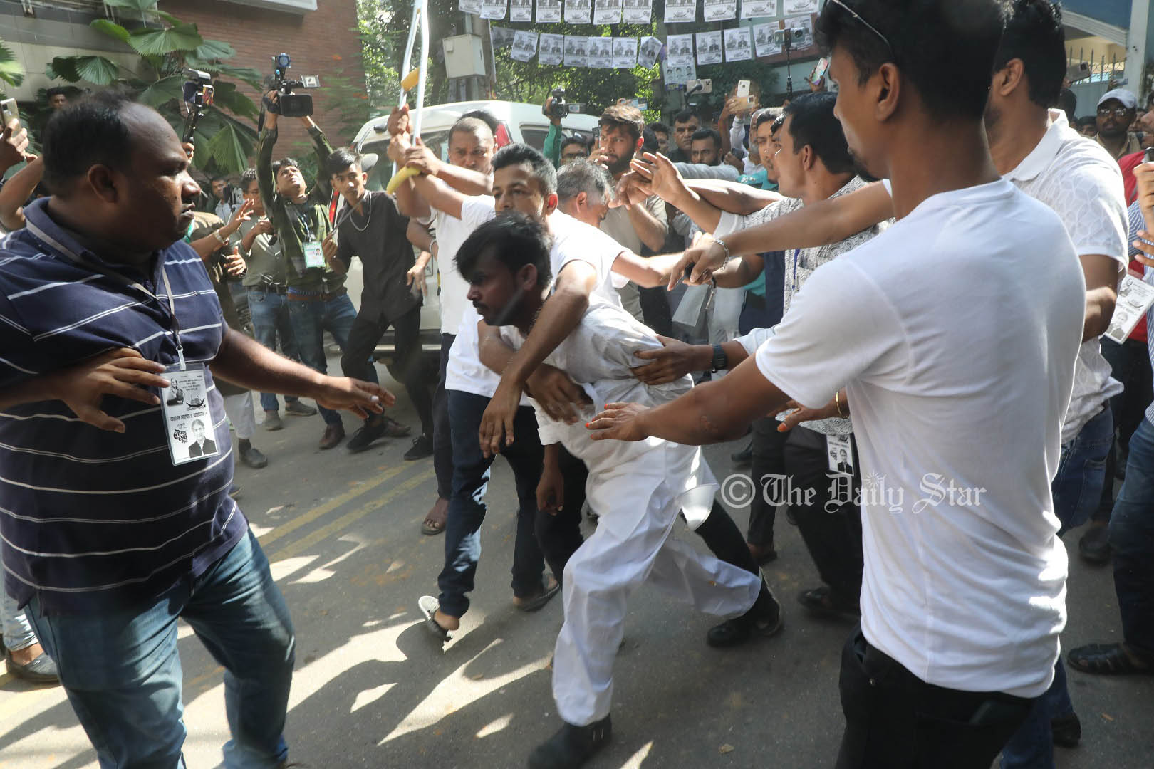 হিরো আলমের ওপর হামলায় ভোটগ্রহণে কোনো সমস্যা সৃষ্টি হয়নি: ডিএমপি