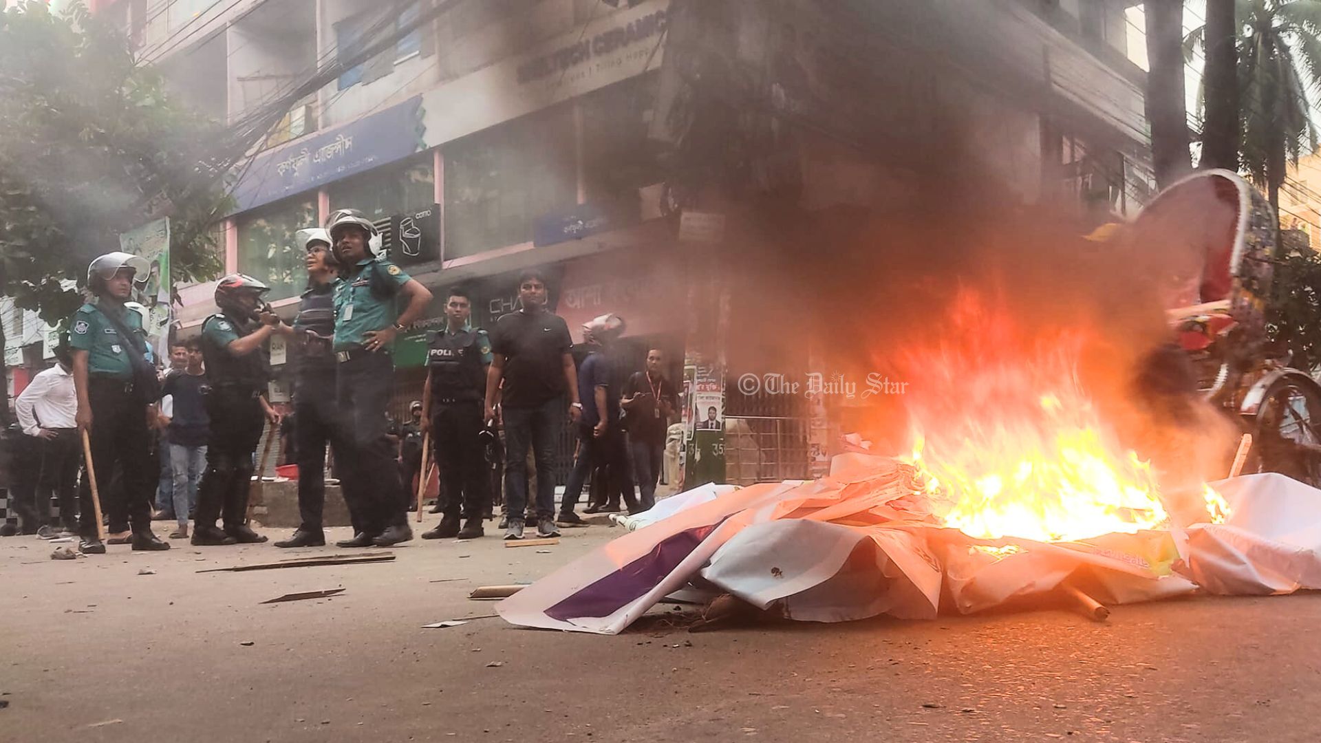 চট্টগ্রামে দলীয় কার্যালয়ে হামলা-ভাঙচুরের প্রতিবাদে শুক্রবার বিএনপির বিক্ষোভ