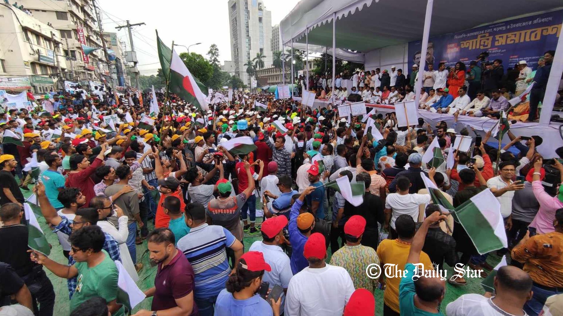 বায়তুল মোকাররমের দক্ষিণ গেটে আ. লীগের ‘শান্তি সমাবেশ’ শুরু