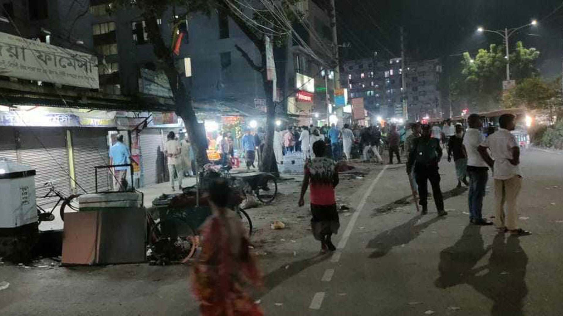 খুমেক শিক্ষার্থীদের সঙ্গে ওষুধ ব্যবসায়ীদের সংঘর্ষ: ২ ব্যবসায়ী গ্রেপ্তার