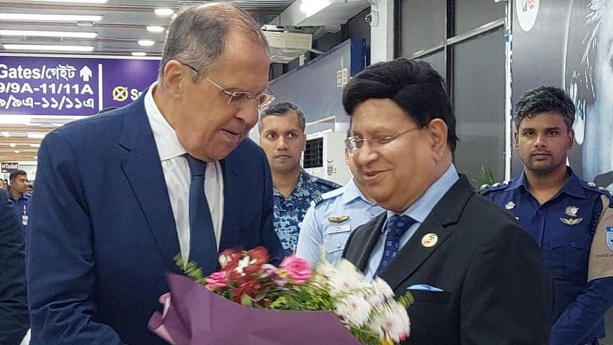 এ অঞ্চলে মার্কিন আধিপত্য বন্ধ করতে একসঙ্গে কাজ করব: লাভরভ