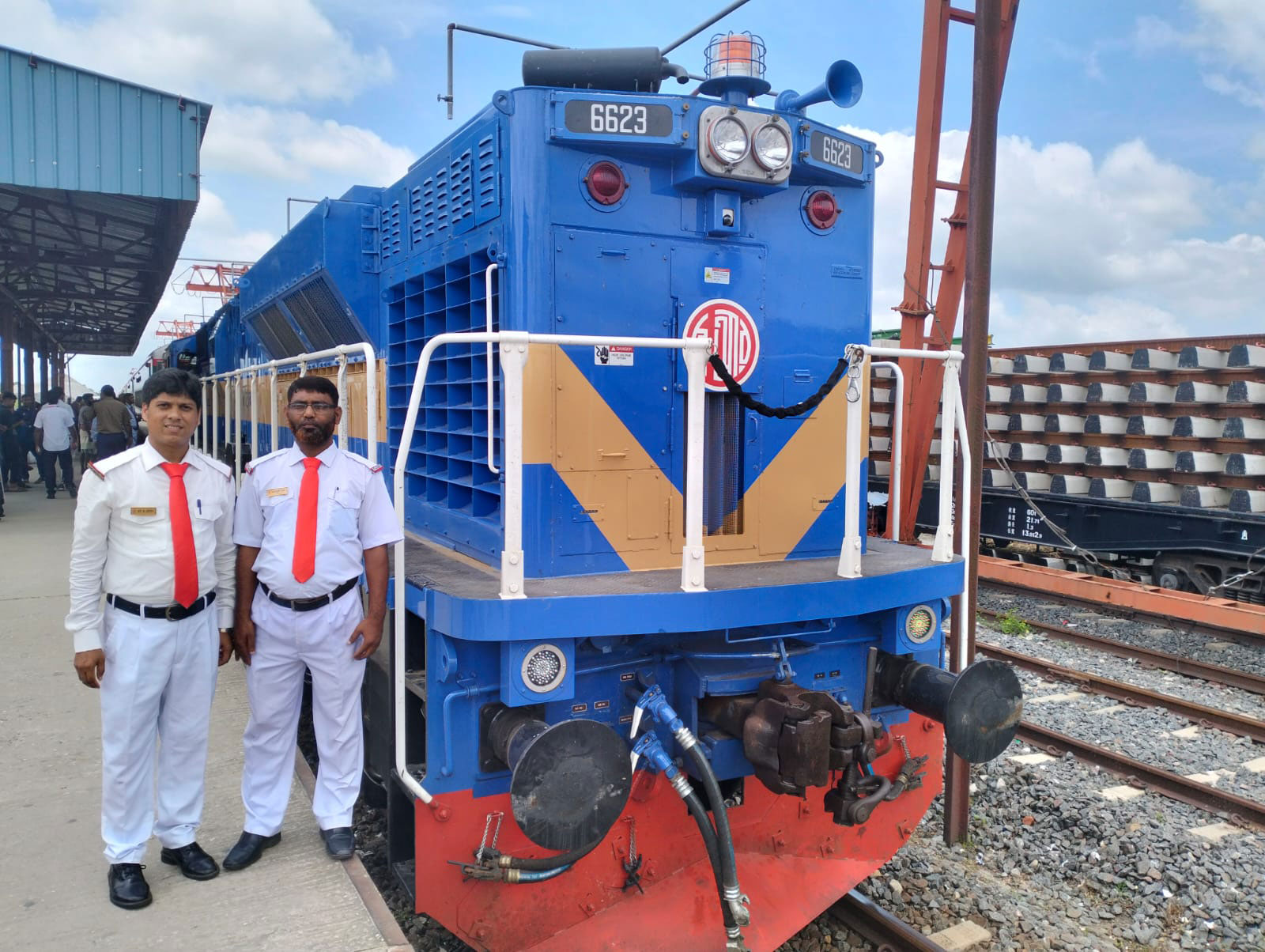 পদ্মা সেতু দিয়ে পরীক্ষামূলক ট্রেন ঢাকা থেকে ভাঙ্গায় পৌঁছবে সকাল সাড়ে ১১টায়