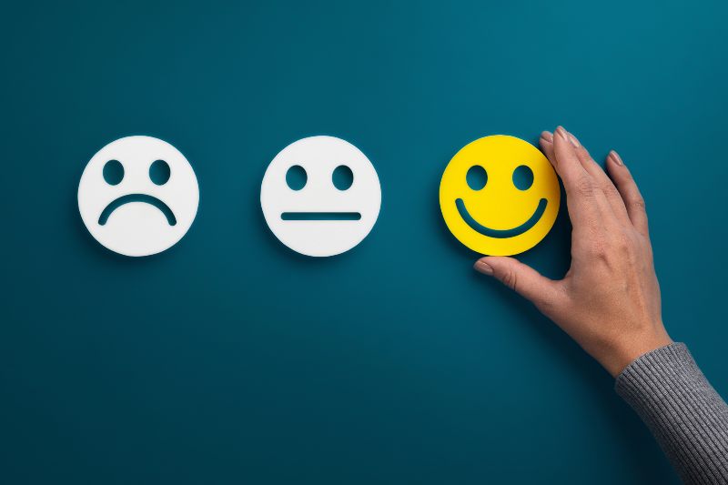 মুড সুইংয়ের কারণ ও লক্ষণ কী, নিয়ন্ত্রণ করবেন যেভাবে