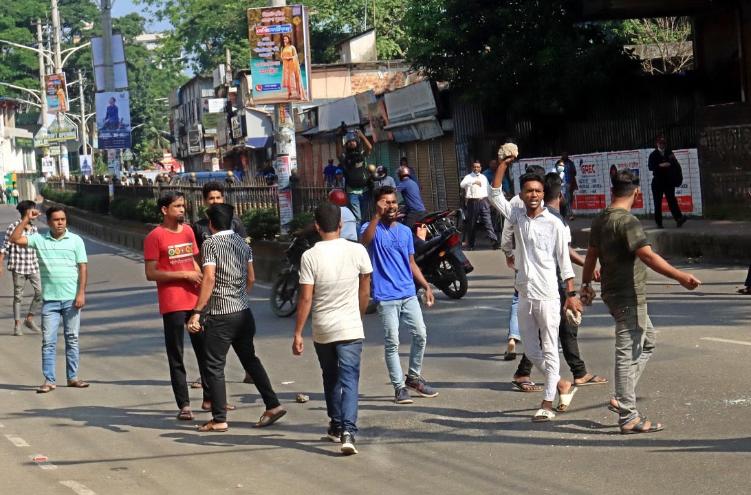 সিলেট নগরীর বিভিন্ন জায়গায় পুলিশের সঙ্গে বিএনপির সংঘর্ষ