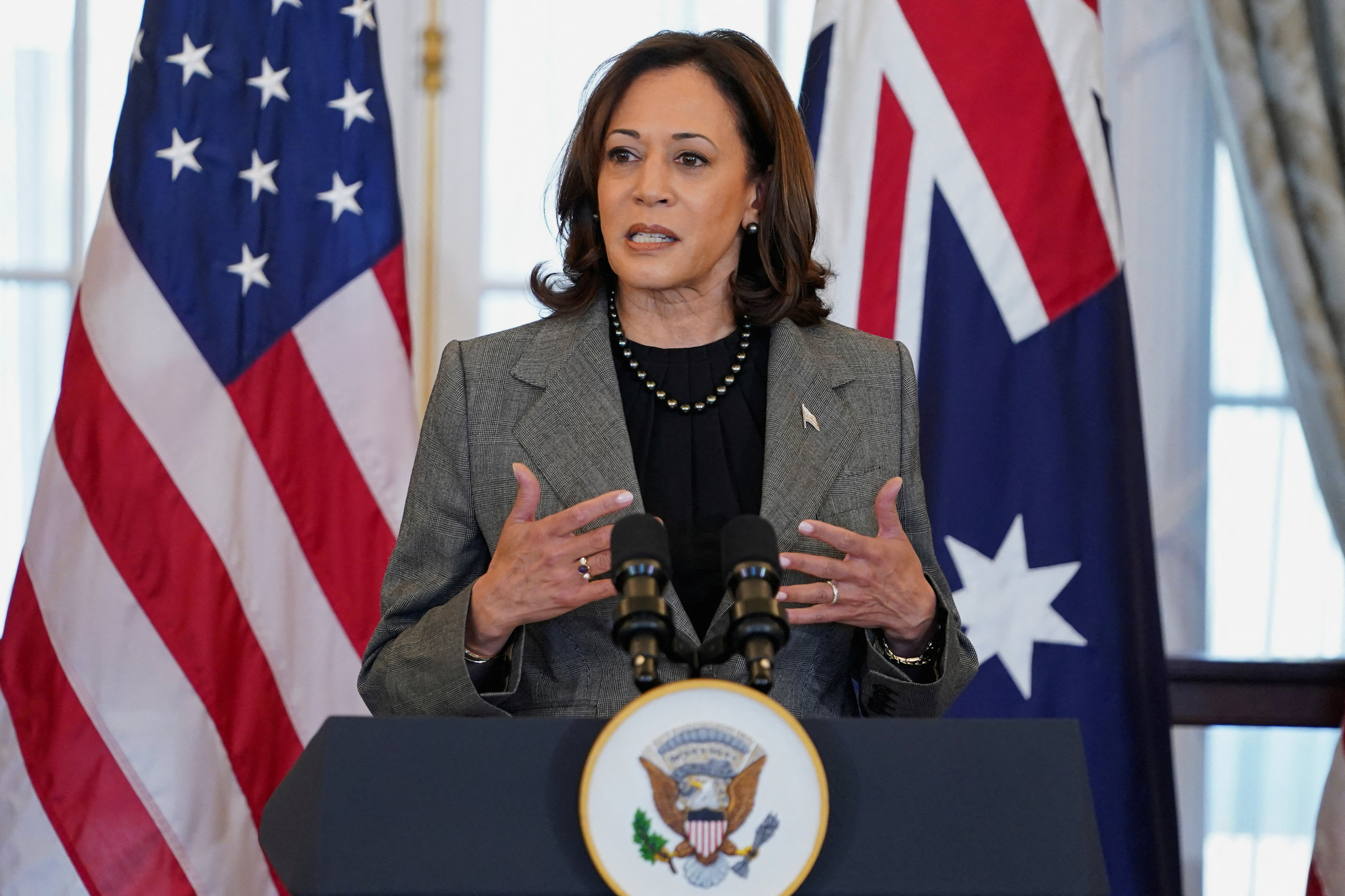 ইসরায়েল ও গাজায় সেনা পাঠানোর পরিকল্পনা নেই যুক্তরাষ্ট্রের: কমলা হ্যারিস