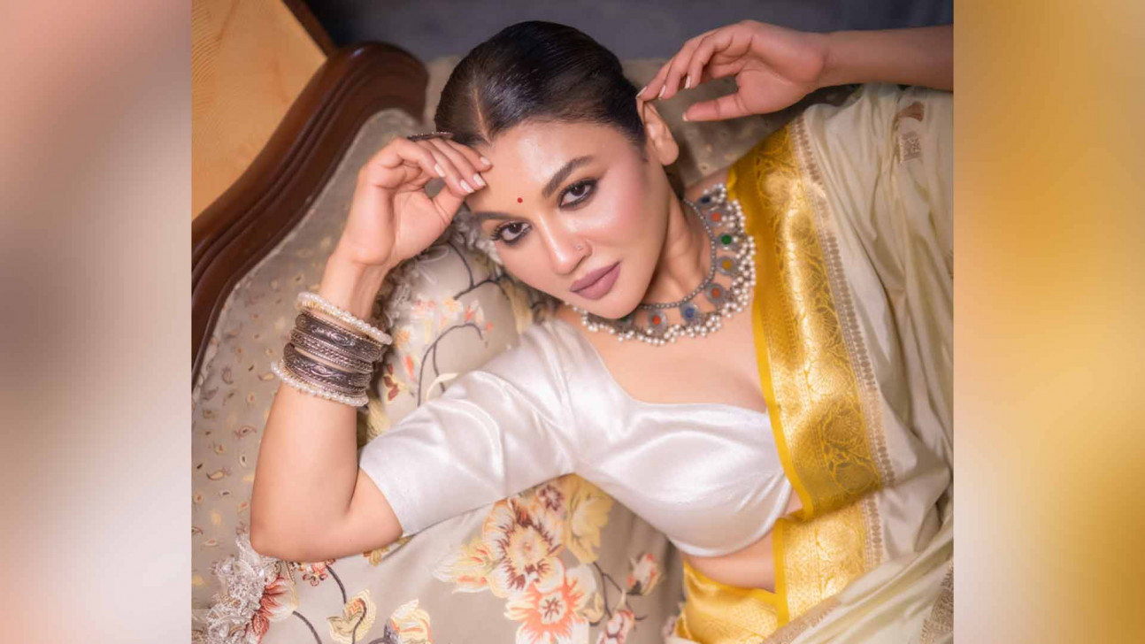 ভারতে ওটিটি বর্ষসেরা প্রতিবেদনে জয়া আহসান