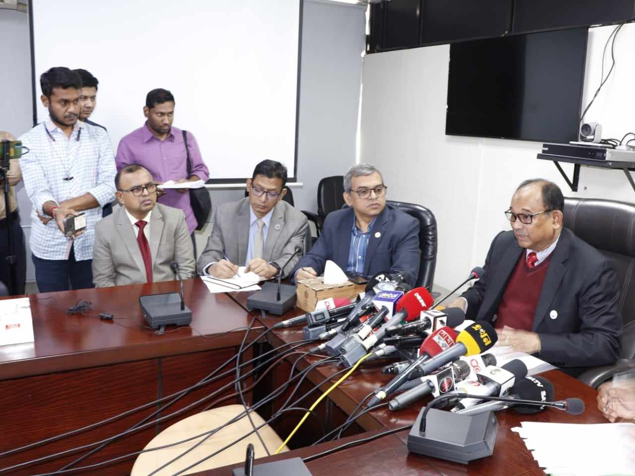 নাশকতার মধ্য দিয়ে নিরাপদ রেলযাত্রাকে অস্থিতিশীল করা হচ্ছে: রেলমন্ত্রী