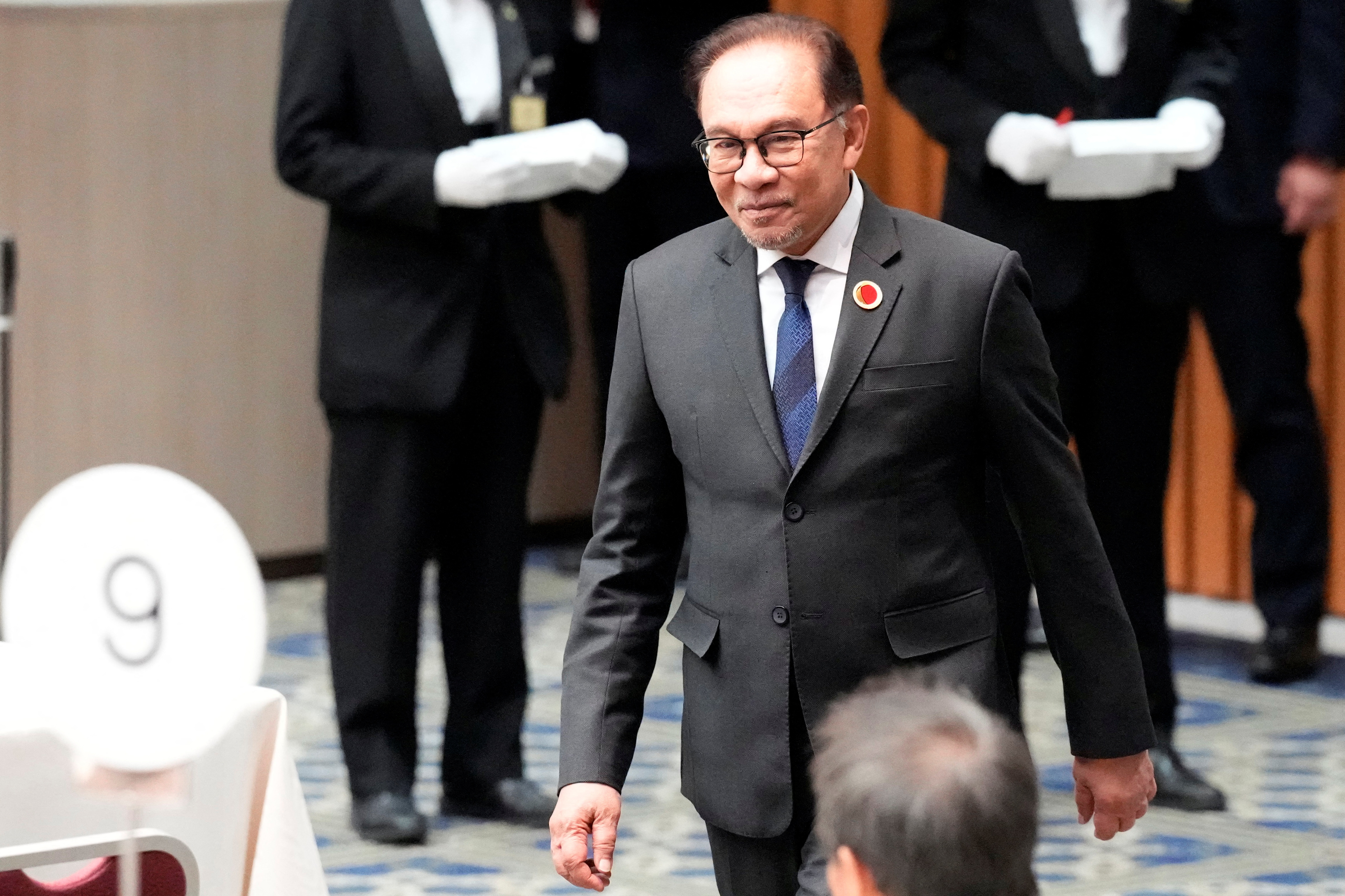 গাজায় নির্বিচার হামলা: মালয়েশিয়ার বন্দরে ইসরায়েলি জাহাজ প্রবেশে নিষেধাজ্ঞা