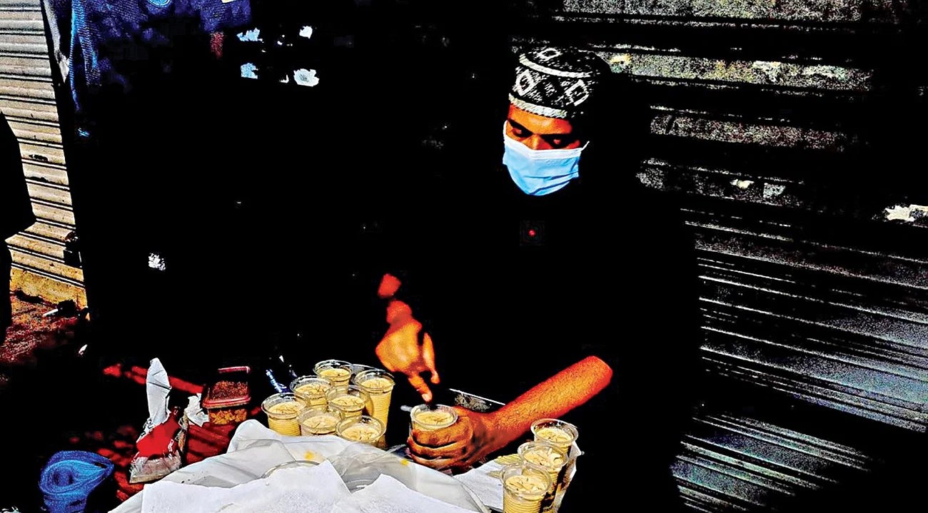 সুমন ভাইয়ের দিলবাহার: পুরান ঢাকার নতুন স্পেশাল শরবত