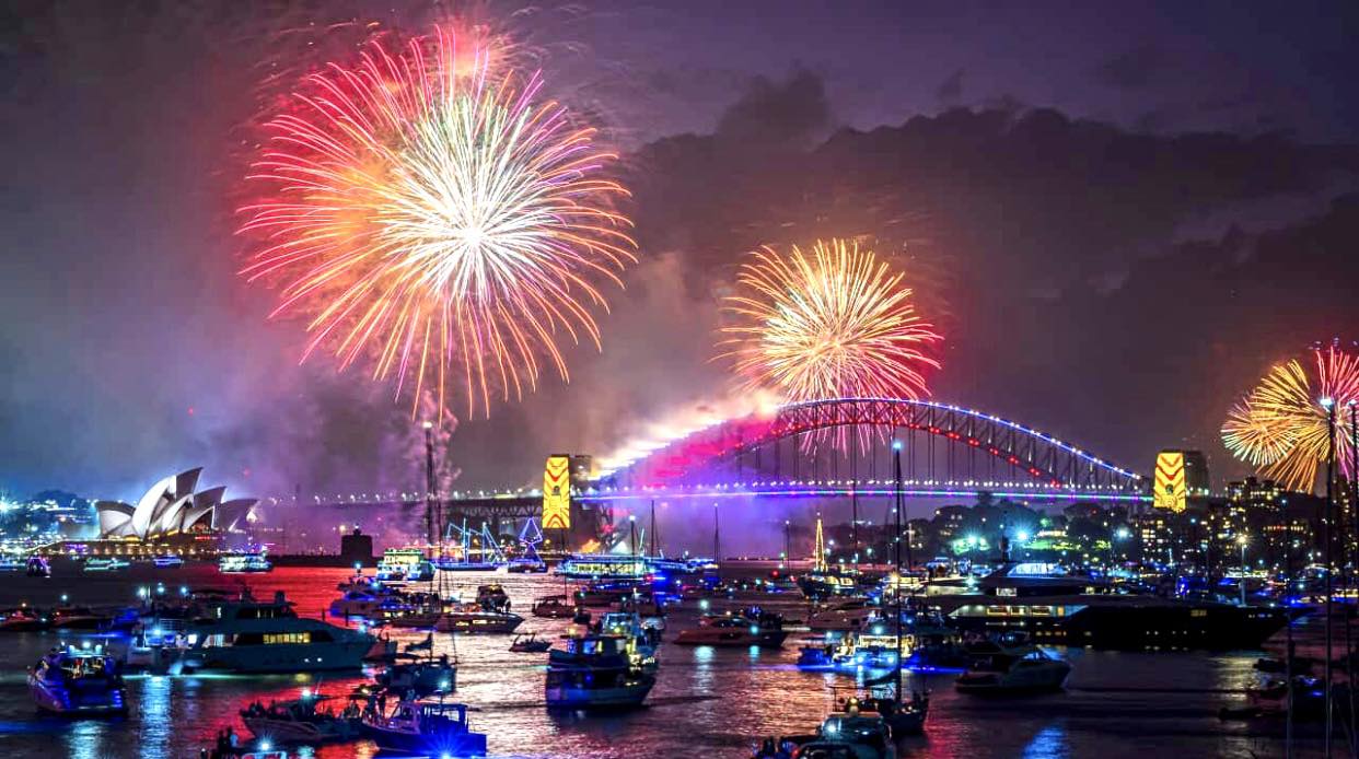 অস্ট্রেলিয়ায় বিশ্বের অন্যতম সেরা আতশবাজি উৎসব আজ