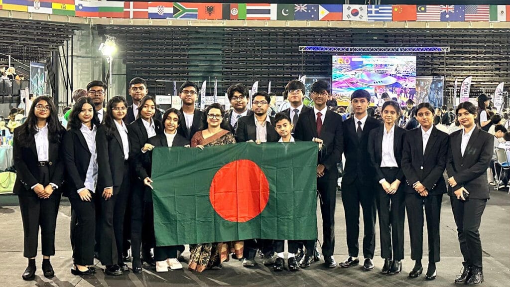 আন্তর্জাতিক রোবট অলিম্পিয়াডে ৩ স্বর্ণসহ ১৫ পদক জয় বাংলাদেশের