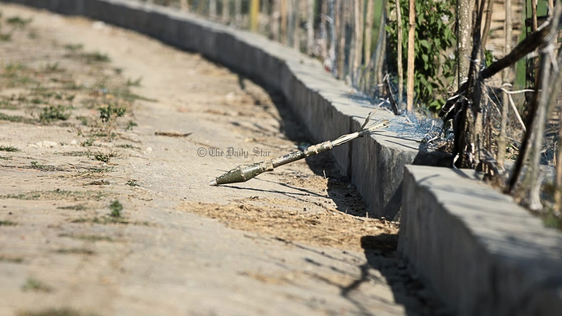 ঘুমধুম-তুমব্রু সড়কে অবিস্ফোরিত বোমা